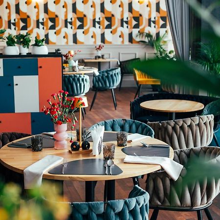 Hotel Tarnovia Tarnów Buitenkant foto