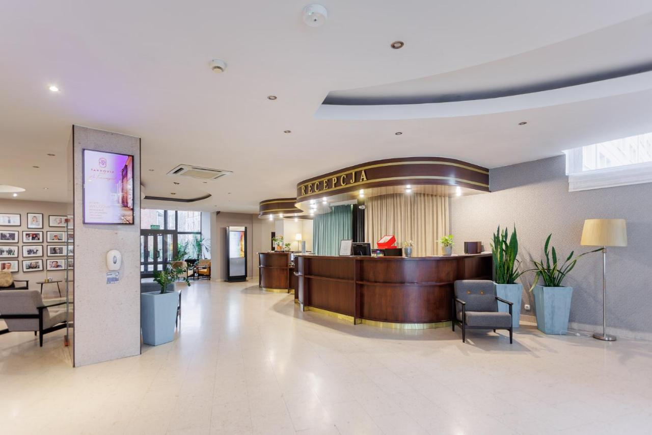 Hotel Tarnovia Tarnów Buitenkant foto