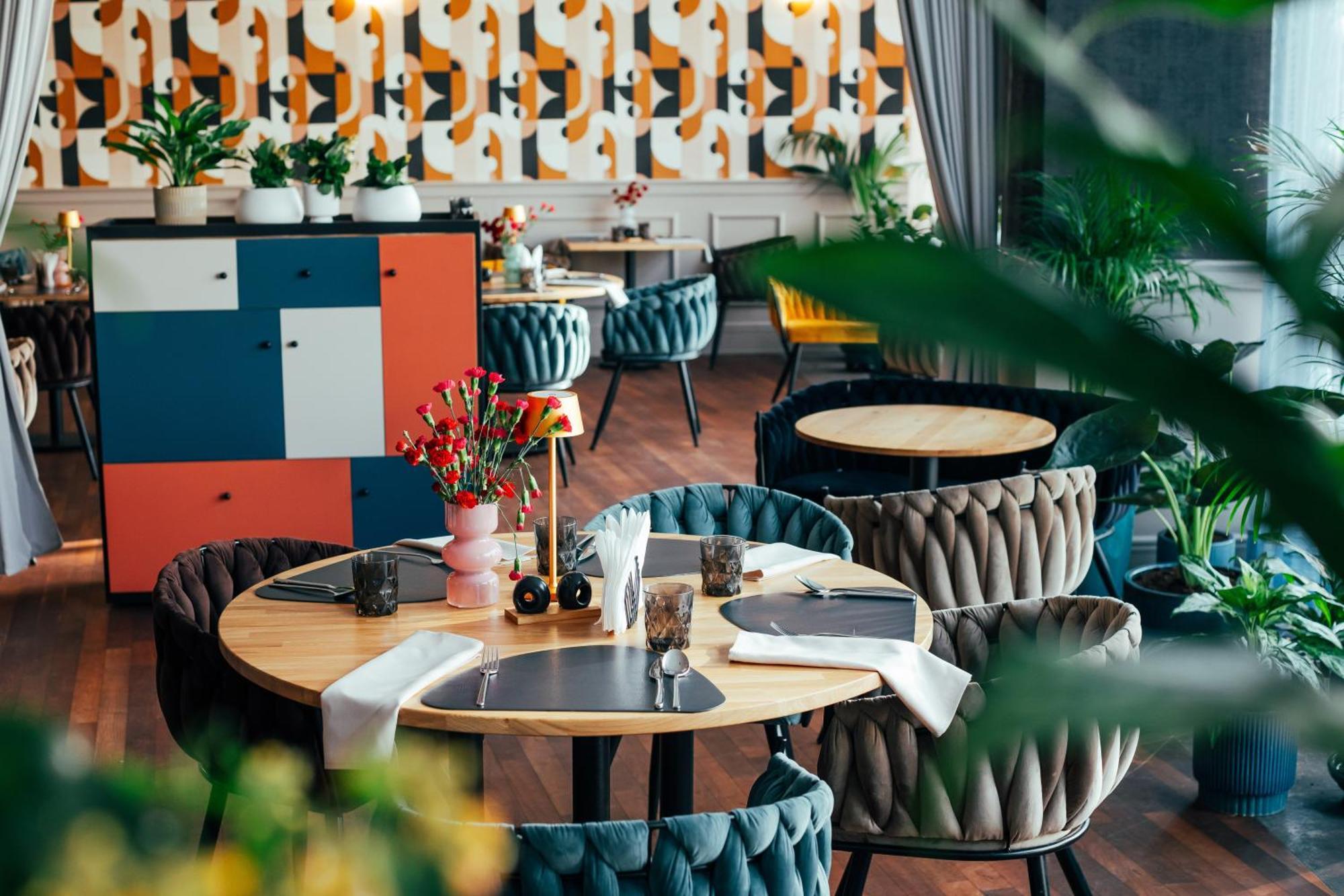 Hotel Tarnovia Tarnów Buitenkant foto