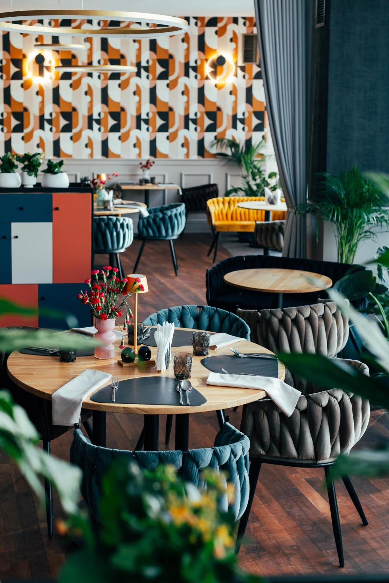 Hotel Tarnovia Tarnów Buitenkant foto